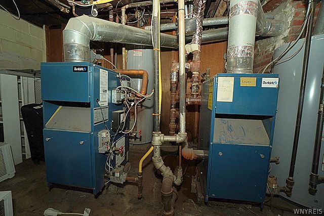 138 East Hazeltine Avenue, Tonawanda, NY 14217