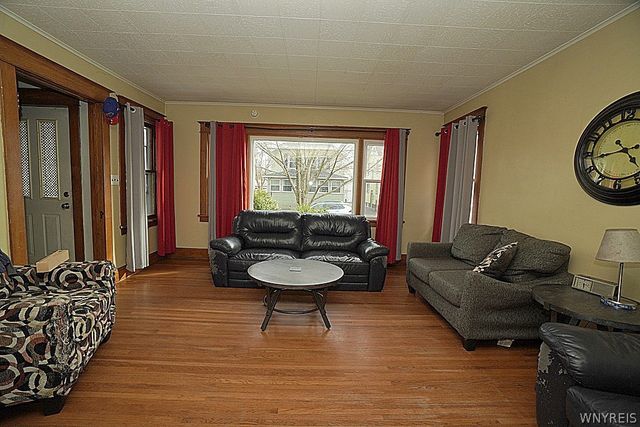 138 East Hazeltine Avenue, Tonawanda, NY 14217