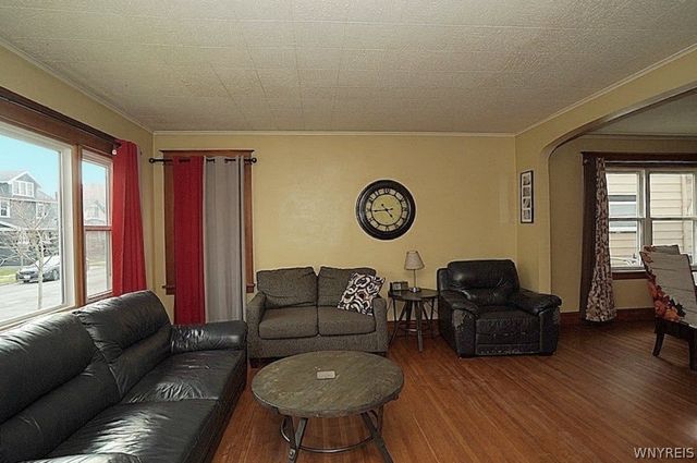 138 East Hazeltine Avenue, Tonawanda, NY 14217