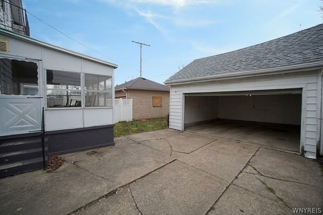 138 East Hazeltine Avenue, Tonawanda, NY 14217