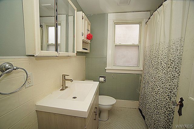 138 East Hazeltine Avenue, Tonawanda, NY 14217