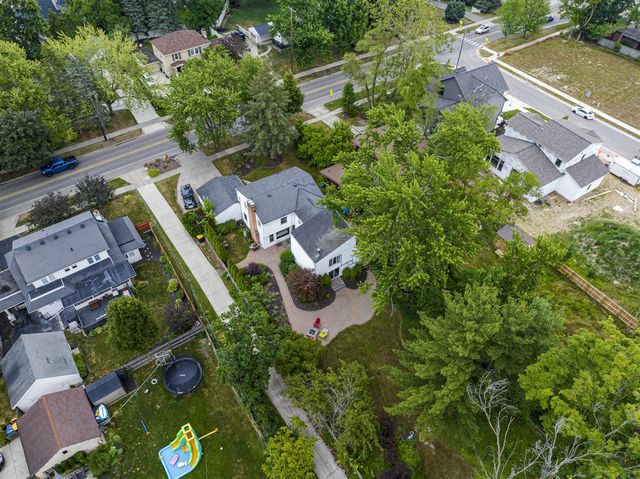 1753 Breton Road, Grand Rapids, MI 49506