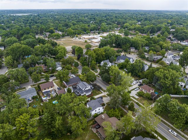 1753 Breton Road, Grand Rapids, MI 49506