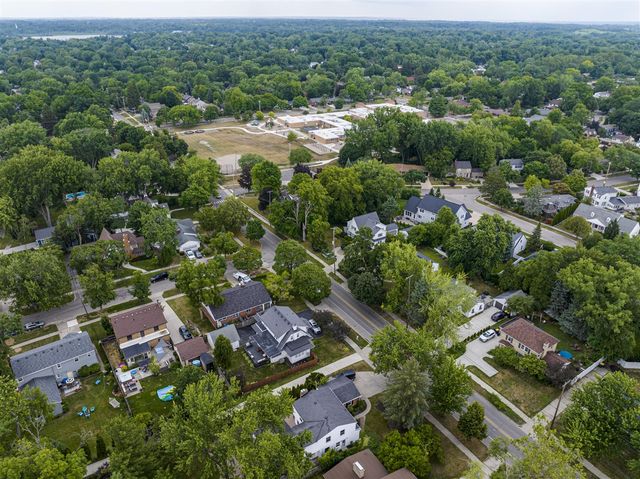 1753 Breton Road, Grand Rapids, MI 49506