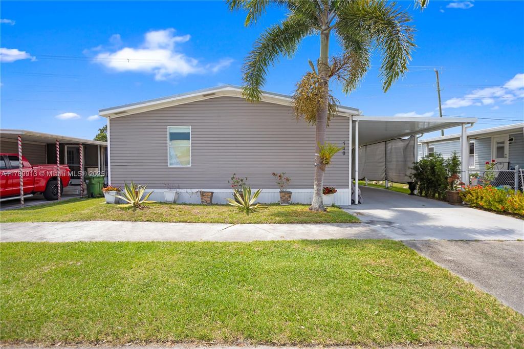740 NW 219th Avenue, Pembroke Pines, FL 33029
