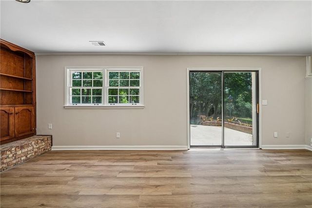 965 Dunstan Lane, Stone Mountain, GA 30083