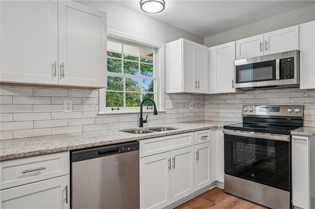 965 Dunstan Lane, Stone Mountain, GA 30083