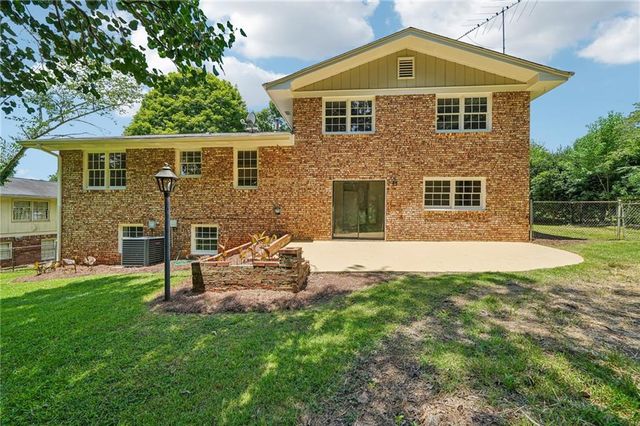 965 Dunstan Lane, Stone Mountain, GA 30083