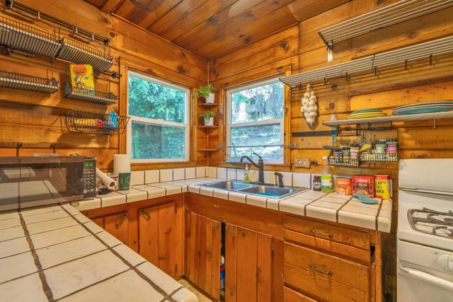 6929 Split Bend Rd, Pollock Pines, CA 95726