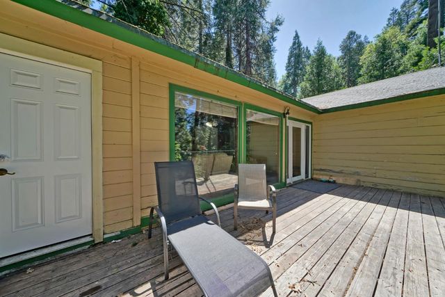 6929 Split Bend Rd, Pollock Pines, CA 95726