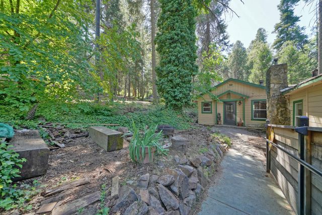 6929 Split Bend Rd, Pollock Pines, CA 95726