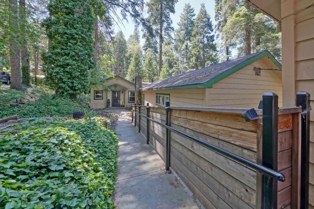 6929 Split Bend Rd, Pollock Pines, CA 95726