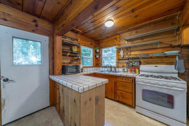 6929 Split Bend Rd, Pollock Pines, CA 95726