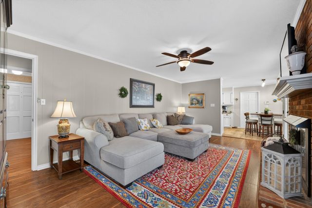 1886 Wellsbrook Dr, Fayetteville, TN 37334