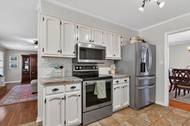 1886 Wellsbrook Dr, Fayetteville, TN 37334