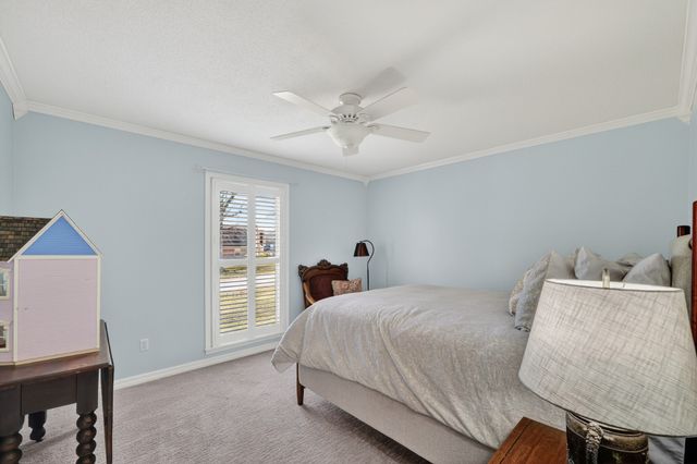 1886 Wellsbrook Dr, Fayetteville, TN 37334