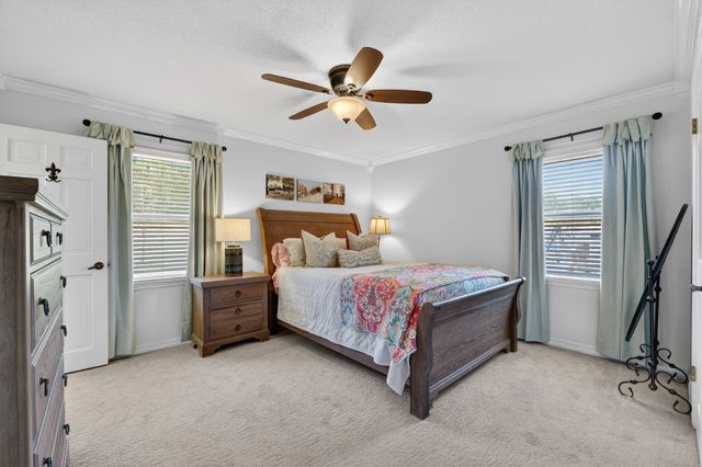 1886 Wellsbrook Dr, Fayetteville, TN 37334