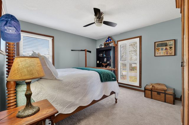 1886 Wellsbrook Dr, Fayetteville, TN 37334