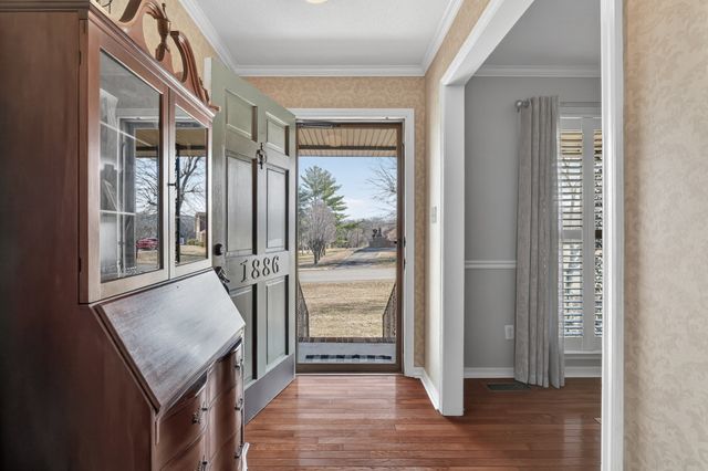 1886 Wellsbrook Dr, Fayetteville, TN 37334