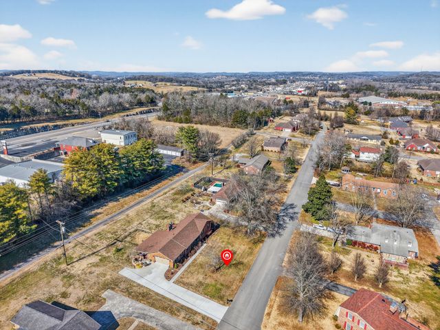 1886 Wellsbrook Dr, Fayetteville, TN 37334