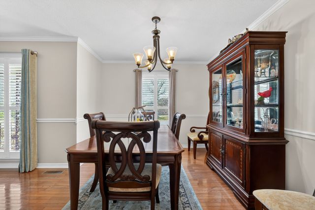 1886 Wellsbrook Dr, Fayetteville, TN 37334