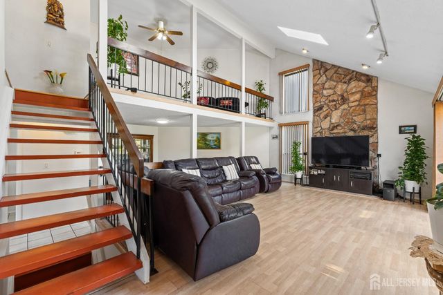 51 Westgate Drive, Edison, NJ 08820