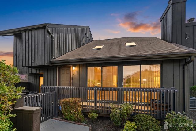 51 Westgate Drive, Edison, NJ 08820