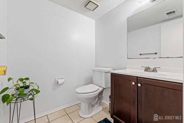 51 Westgate Drive, Edison, NJ 08820