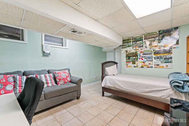 51 Westgate Drive, Edison, NJ 08820