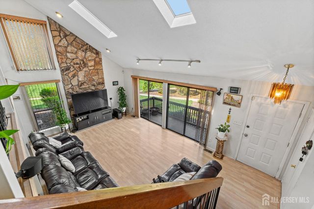 51 Westgate Drive, Edison, NJ 08820