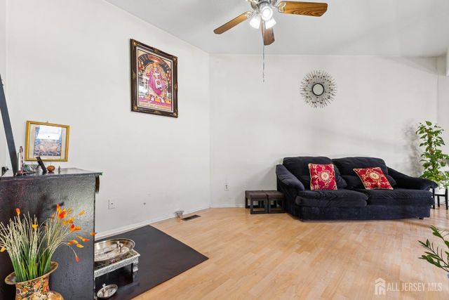 51 Westgate Drive, Edison, NJ 08820