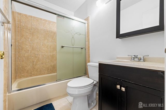 51 Westgate Drive, Edison, NJ 08820