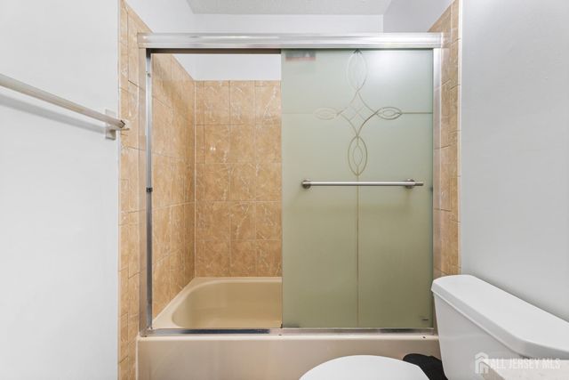 51 Westgate Drive, Edison, NJ 08820