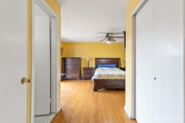 51 Westgate Drive, Edison, NJ 08820