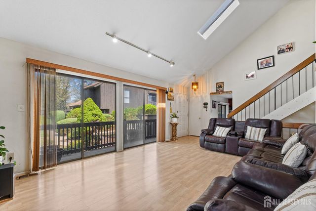 51 Westgate Drive, Edison, NJ 08820