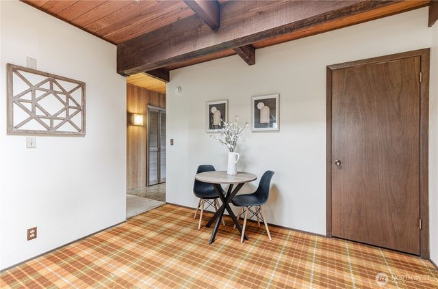 19416 49th Place NE, Lake Forest Park, WA 98155