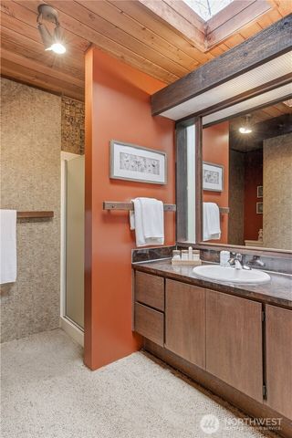 19416 49th Place NE, Lake Forest Park, WA 98155