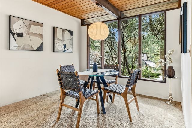 19416 49th Place NE, Lake Forest Park, WA 98155