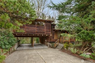 19416 49th Place NE, Lake Forest Park, WA 98155