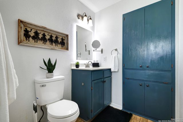 9950 Fm 471, Lacoste, TX 78039