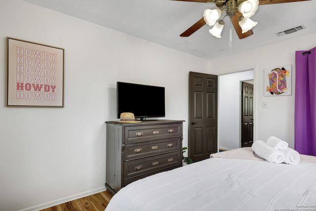 9950 Fm 471, Lacoste, TX 78039