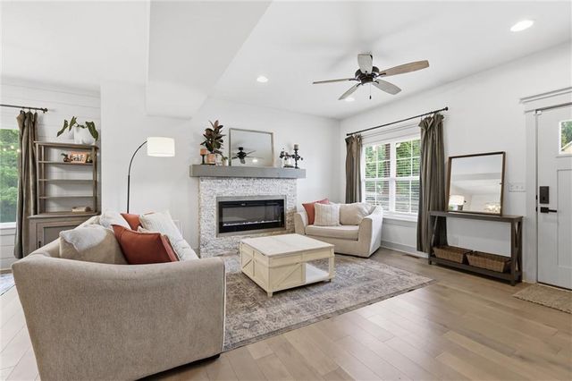 295 Fawn Lane, Liberty, MO 64068