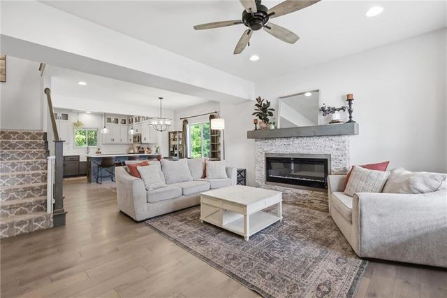 295 Fawn Lane, Liberty, MO 64068