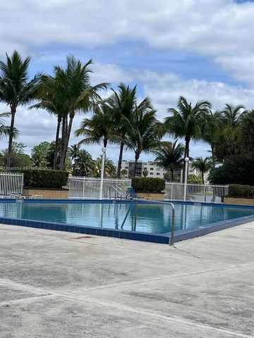 14601 N Kendall Dr 304K, Miami, FL 33186