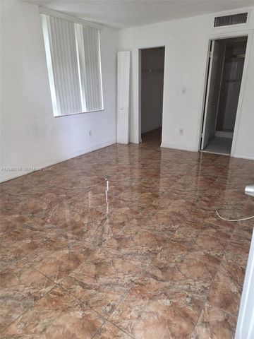 14601 N Kendall Dr 304K, Miami, FL 33186