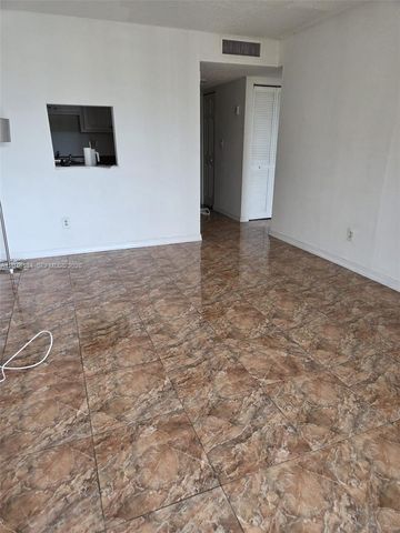 14601 N Kendall Dr 304K, Miami, FL 33186