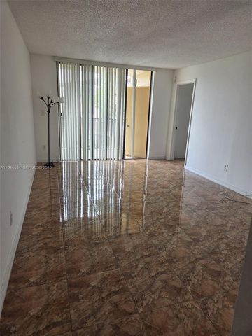 14601 N Kendall Dr 304K, Miami, FL 33186