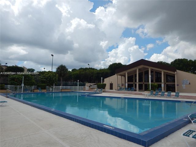 14601 N Kendall Dr 304K, Miami, FL 33186