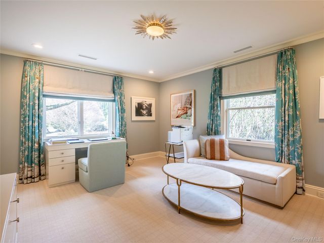 90 Elderfields Road, Manhasset, NY 11030