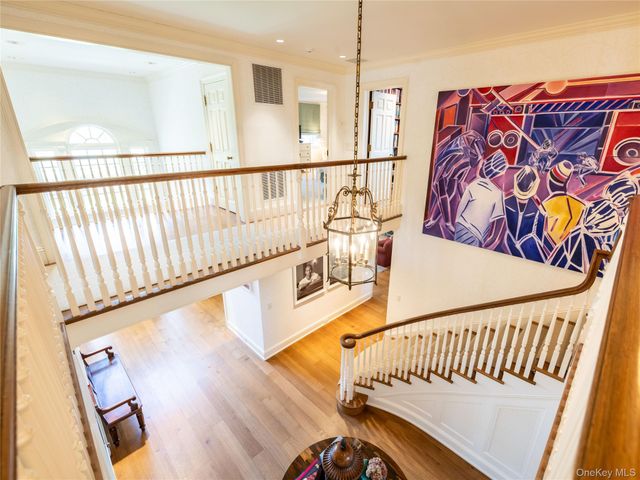 90 Elderfields Road, Manhasset, NY 11030